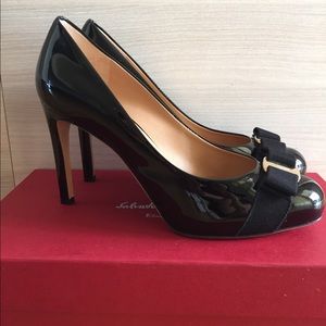 Salvatore Ferragamo Pump Shoes (Nero Patent calf)